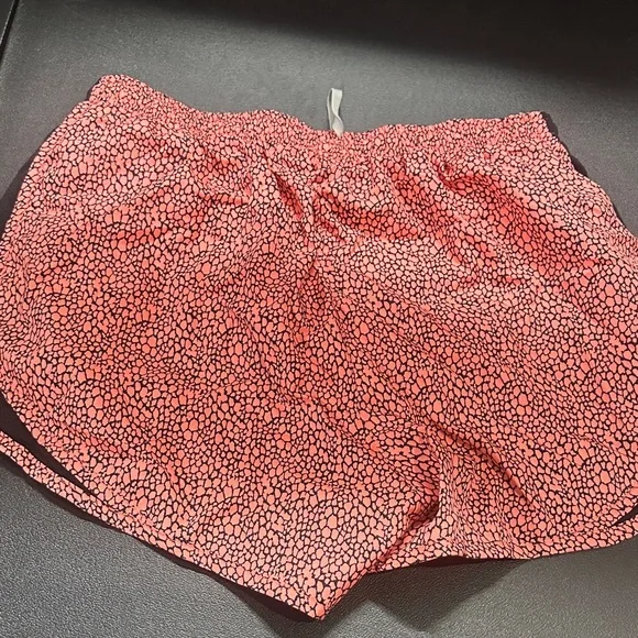 Nike women’s Dri Fit pink and black patterned lined running shorts size m - Picture 8 of 8